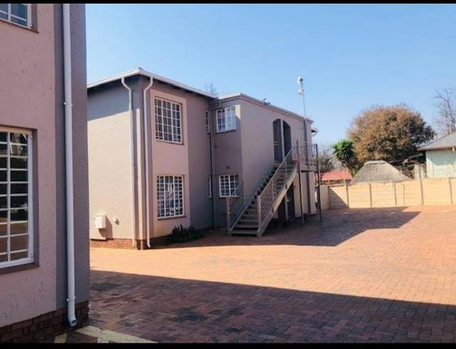 2 BEDROOM APARTMENT FOR SALE IN LAMBTON